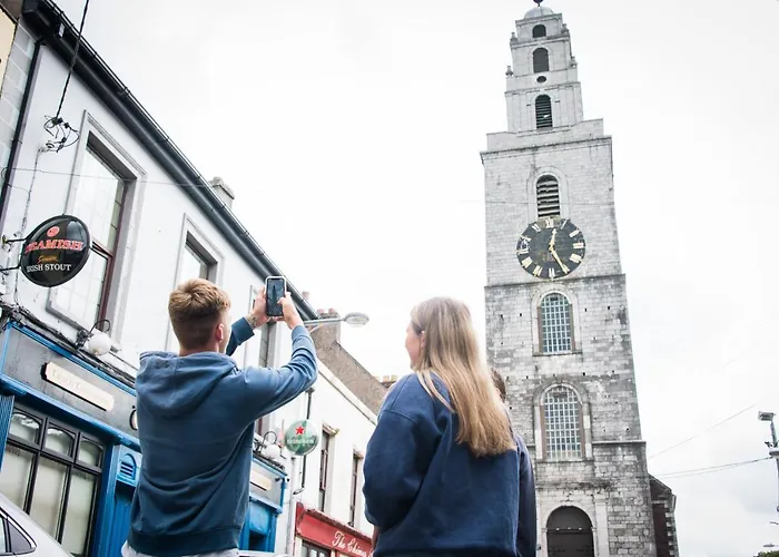 Sheilas Tourist Hostel *