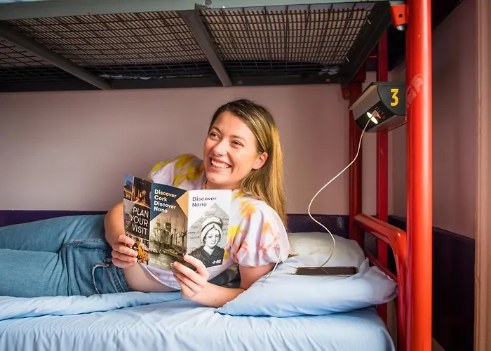 Sheilas Tourist Hostel *