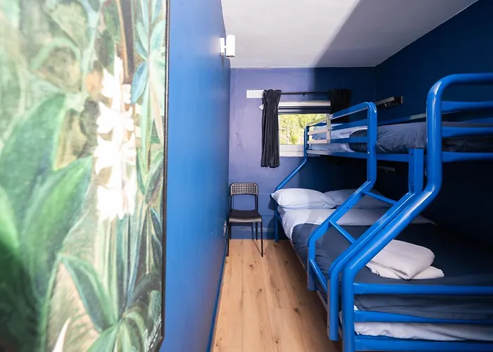 Sheilas Tourist Hostel *