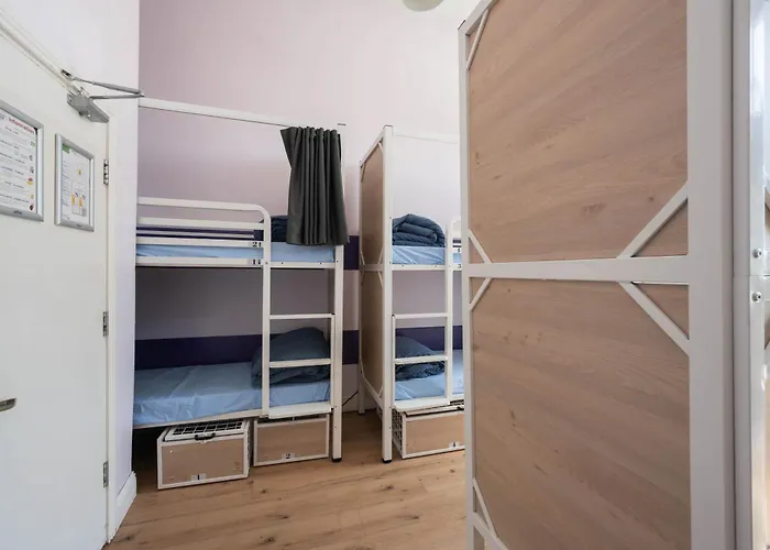 Sheilas Tourist Hostal