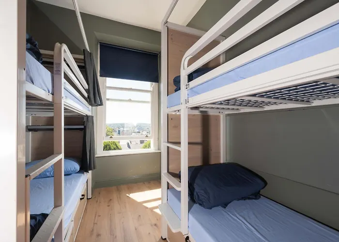 Sheilas Tourist Hostal *