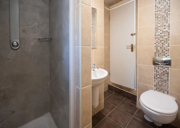 Sheilas Tourist Hostal