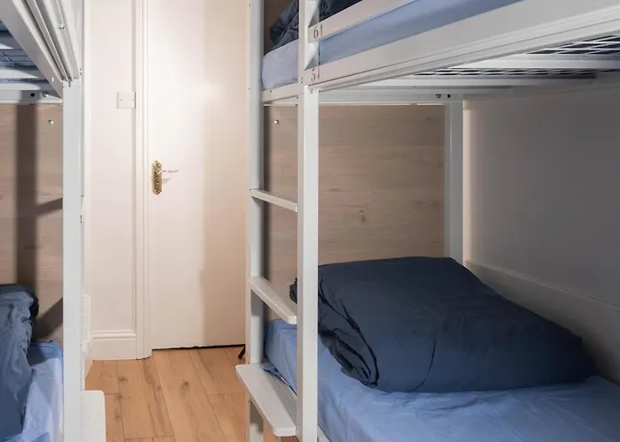 Hostal Sheilas Tourist *